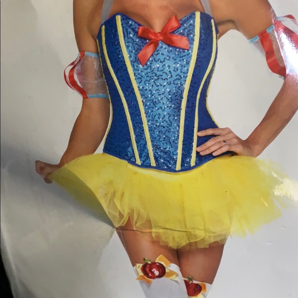 Snow White costume